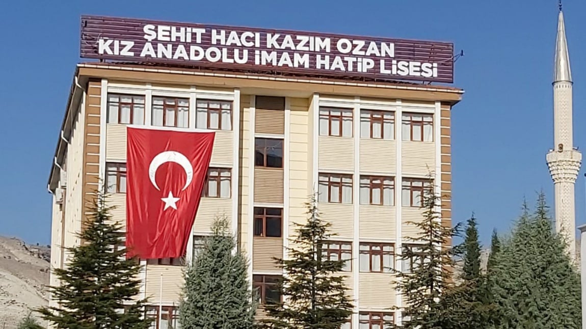 Şehit Hacı Kazım Ozan Kız Anadolu İmam Hatip Lisesi Fotoğrafı